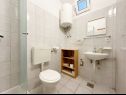 Apartmanok Tomo - 10 m from beach: A1(2+2), SA2(2) Zaostrog - Riviera Makarska  - Apartmanstudió - SA2(2): fürdőszoba toalettel