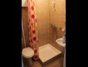 Apartmanok Zdravko - 150 m from sandy beach: SA1(3), SA2(3), A3(5) Duce - Riviera Omis  - Apartmanstudió - SA1(3): fürdőszoba toalettel