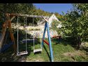 Házak a pihenésre Mario - with pool: H(6+2) Gata - Riviera Omis  - Horvátország  - gyermekjátszótér