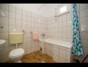 Apartmanok Saga - with swimming pool A2(2+1), A3(6+1) Lokva Rogoznica - Riviera Omis  - Apartman - A2(2+1): fürdőszoba toalettel