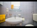 Apartmanok Saga - with swimming pool A2(2+1), A3(6+1) Lokva Rogoznica - Riviera Omis  - Apartman - A3(6+1): fürdőszoba toalettel
