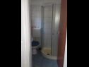 Apartmanok Zorica - with view: A1(4+1), SA2(2+1), SA3(2+1), SA4(2+1), A5(10+1) Marusici - Riviera Omis  - Apartmanstudió - SA2(2+1): fürdőszoba toalettel
