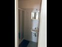 Apartmanok Zorica - with view: A1(4+1), SA2(2+1), SA3(2+1), SA4(2+1), A5(10+1) Marusici - Riviera Omis  - Apartmanstudió - SA4(2+1): fürdőszoba toalettel