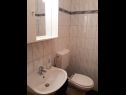 Apartmanok Zdravko - with parking : A1(4+1) Omis - Riviera Omis  - Apartman - A1(4+1): fürdőszoba toalettel