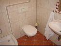 Apartmanok VP SA2(2), A3(3), A4(2+3), A5(3), A6(2+2) Stanici - Riviera Omis  - Apartmanstudió - SA2(2): fürdőszoba toalettel