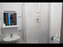 Apartmanok ErikaS - 100m from sea: A2(2), A4(4), A5(2), A6(4) Novalja - Pag sziget  - Apartman - A6(4): fürdőszoba toalettel
