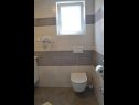 Apartmanok Mario - 150m from sea: A1(2), A2(4), A3 deluxe(4), R(2) Supetarska Draga - Rab sziget  - Szoba - R(2): fürdőszoba toalettel