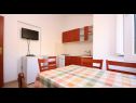 Apartmanok Per - comfortable  family apartments A1(2+2), A2(4+1), A3(2+2) Grebastica - Riviera  Sibenik  - Apartman - A2(4+1): konyha ebédlővel