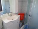 Apartmanok Marko - 30m from beach; A1(2+2), A2(2+2), A3(2+2), A4(2+2) Rogoznica - Riviera  Sibenik  - Apartman - A3(2+2): fürdőszoba toalettel