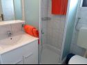 Apartmanok Marko - 30m from beach; A1(2+2), A2(2+2), A3(2+2), A4(2+2) Rogoznica - Riviera  Sibenik  - Apartman - A4(2+2): fürdőszoba toalettel