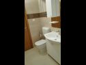 Apartmanok Damir A1(2+2) Sibenik - Riviera  Sibenik  - Apartman - A1(2+2): fürdőszoba toalettel