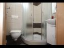 Apartmanok Deep Blue A1 PR(6+1), A2 KAT(6+1), A3(4+1) Srima - Riviera  Sibenik  - Apartman - A2 KAT(6+1): fürdőszoba toalettel