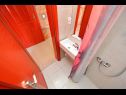 Apartmanok Goga - with free parking A1(2+2), A2(2+1), A3(2+2), A4(2+1) Vodice - Riviera  Sibenik  - Apartman - A2(2+1): fürdőszoba toalettel
