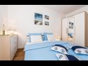 Apartmanok Big blue - terrace lounge: A1(4) Vodice - Riviera  Sibenik  - Apartman - A1(4): hálószoba