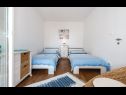 Apartmanok Big blue - terrace lounge: A1(4) Vodice - Riviera  Sibenik  - Apartman - A1(4): hálószoba
