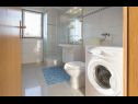 Apartmanok Ana - quiet and peaceful: A1(4+1), A2(4+1) Maslinica - Solta sziget  - Apartman - A2(4+1): fürdőszoba toalettel