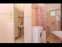 Apartmanok Gorda - 50m from the sea: A1(2+2) Kastel Gomilica - Riviera Split  - Apartman - A1(2+2): fürdőszoba toalettel