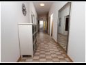 Apartmanok Ivan - modern: A1(6+2) Kastel Luksic - Riviera Split  - Apartman - A1(6+2): folyosó