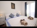 Apartmanok Damir - with garden: A1(6) Kastel Stafilic - Riviera Split  - Apartman - A1(6): hálószoba