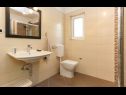 Házak a pihenésre Peace - rustic and dalmatian stone: H(7+3) Kastel Sucurac - Riviera Split  - Horvátország  - H(7+3): fürdőszoba toalettel
