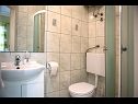 Apartmanok Robi - 50m from beach SA2(2+1), SA4(2+1), R1(2), R3(2) Podstrana - Riviera Split  - Apartmanstudió - SA2(2+1): fürdőszoba toalettel