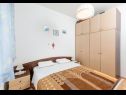 Apartmanok Knez 1 - 50 m from beach: A3(4) Podstrana - Riviera Split  - Apartman - A3(4): hálószoba