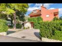 Apartmanok Vini- beautiful garden and terrase A4(4+2) Podstrana - Riviera Split  - ház