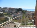 Apartmanok Vini- beautiful garden and terrase A4(4+2) Podstrana - Riviera Split  - Apartman - A4(4+2): a terasz kilátása