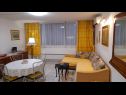 Apartmanok Dina - spacious with balcony A1(2) Split - Riviera Split  - Apartman - A1(2): nappali