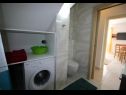 Apartmanok Dragi - adults only: SA1(2), A2(3), A3(3) Split - Riviera Split  - Apartman - A2(3): fürdőszoba toalettel