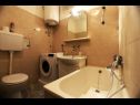 Apartmanok Brane - great location & garden terrace: A1(6+1) Split - Riviera Split  - Apartman - A1(6+1): fürdőszoba toalettel