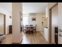 Apartmanok Neda - charming and comfy : A1(3) Split - Riviera Split  - Apartman - A1(3): ebédlő