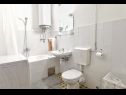 Apartmanok Danica - panoramic view : A1(2+2) Split - Riviera Split  - Apartman - A1(2+2): fürdőszoba toalettel