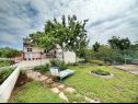 Házak a pihenésre Jasna - big garden: H(4+2) Srijane - Riviera Split  - Horvátország  - udvar