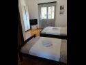 Apartmanok Anka- comfortable and affordable A2(3+2), A1(6) Marina - Riviera Trogir  - Apartman - A2(3+2): hálószoba