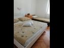Apartmanok Anka- comfortable and affordable A2(3+2), A1(6) Marina - Riviera Trogir  - Apartman - A1(6): hálószoba