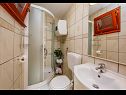 Házak a pihenésre Božena - nice garden: H(2+1) Poljica (Marina) - Riviera Trogir  - Horvátország  - H(2+1): fürdőszoba toalettel