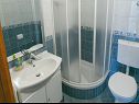 Apartmanok Mare - 30 m from pebble beach: SA1(2), SA2(2), A3(4), A4(4), A5(8) Seget Vranjica - Riviera Trogir  - Apartman - A4(4): fürdőszoba toalettel