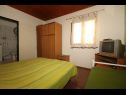 Apartmanok Kira - 20 M from the beach : A1(4+1) Seget Vranjica - Riviera Trogir  - Apartman - A1(4+1): hálószoba