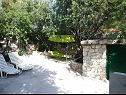 Házak a pihenésre Ivica1- great location next to the sea H(4+1) Sevid - Riviera Trogir  - Horvátország  - közös terasz (ház és környéke)