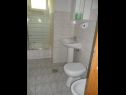 Apartmanok Gor A1(2+2), B2(2+2) Sevid - Riviera Trogir  - Apartman - A1(2+2): fürdőszoba toalettel