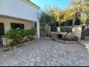 Házak a pihenésre Ivica - charming house next to the sea H(2+2) Sevid - Riviera Trogir  - Horvátország  - közös terasz