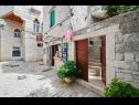 Apartmanok és szobák Jare - in old town R1 zelena(2), A2 gornji (2+2) Trogir - Riviera Trogir  - ház