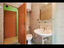 Apartmanok és szobák Jare - in old town R1 zelena(2), A2 gornji (2+2) Trogir - Riviera Trogir  - Szoba - R1 zelena(2): fürdőszoba toalettel