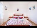 Apartmanok Tomi - with large terrace (60m2): A1(4) Trogir - Riviera Trogir  - Apartman - A1(4): hálószoba
