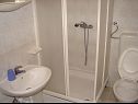 Apartmanok Mara - barbecue: A1(4+1), SA3(2), SA4(2+1) Trogir - Riviera Trogir  - Apartmanstudió - SA3(2): fürdőszoba toalettel