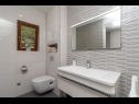 Apartmanok Marijan - beautiful view: A1(6) Trogir - Riviera Trogir  - Apartman - A1(6): fürdőszoba toalettel