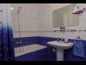 Apartmanok Pery - 2 bedroom sea view apartment: A1(4+1) Trogir - Riviera Trogir  - Apartman - A1(4+1): fürdőszoba toalettel