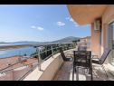 Apartmanok Pery - 2 bedroom sea view apartment: A1(4+1) Trogir - Riviera Trogir  - Apartman - A1(4+1): balkon
