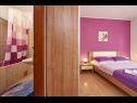 Apartmanok és szobák Ivo - with garden: A1(2+2), R1(2+1), R2(2) Trogir - Riviera Trogir  - Apartman - A1(2+2): hálószoba
